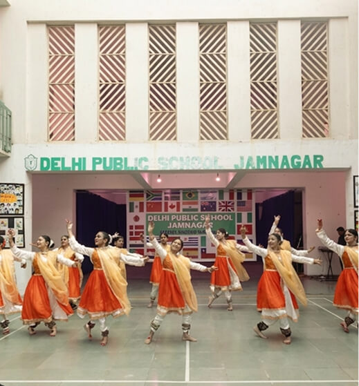 DANCE STUDIO